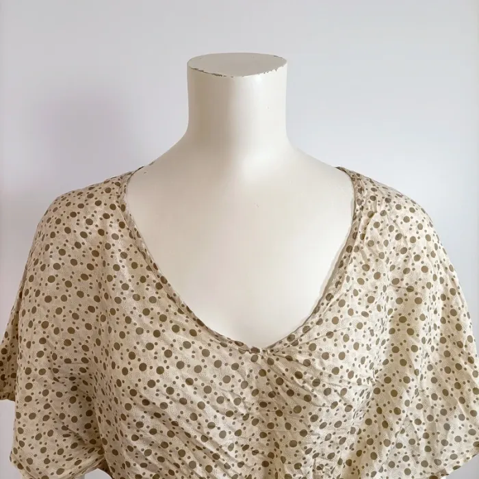 Haut fluide Somewhere imprimé pois beige noué à la taille, col V, T40 A1577 - photo numéro 2