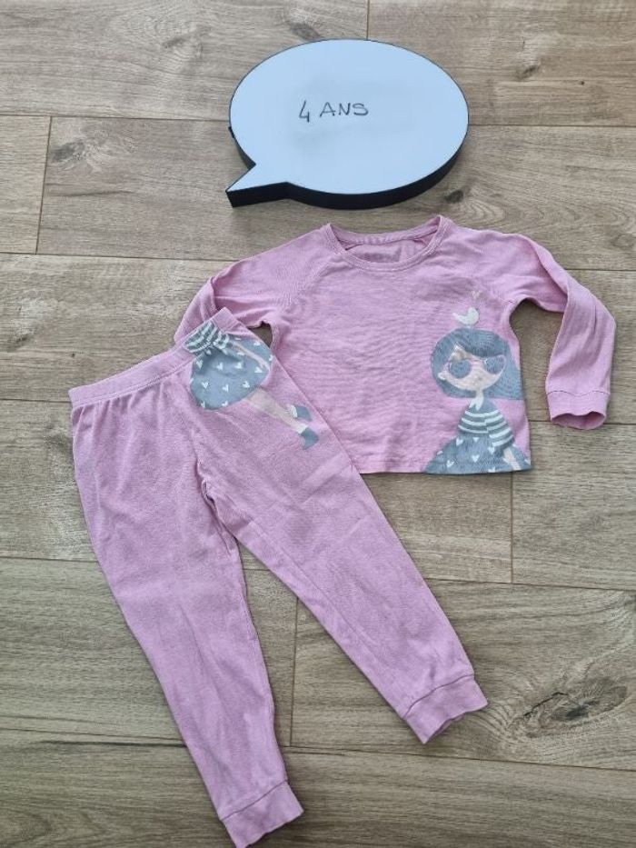 Pyjama 👧🏻 2 pièces 4ans