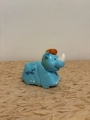 Aldo le rhino super costaud tut tut animaux