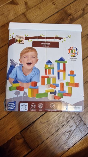 Jeu cubes en bois