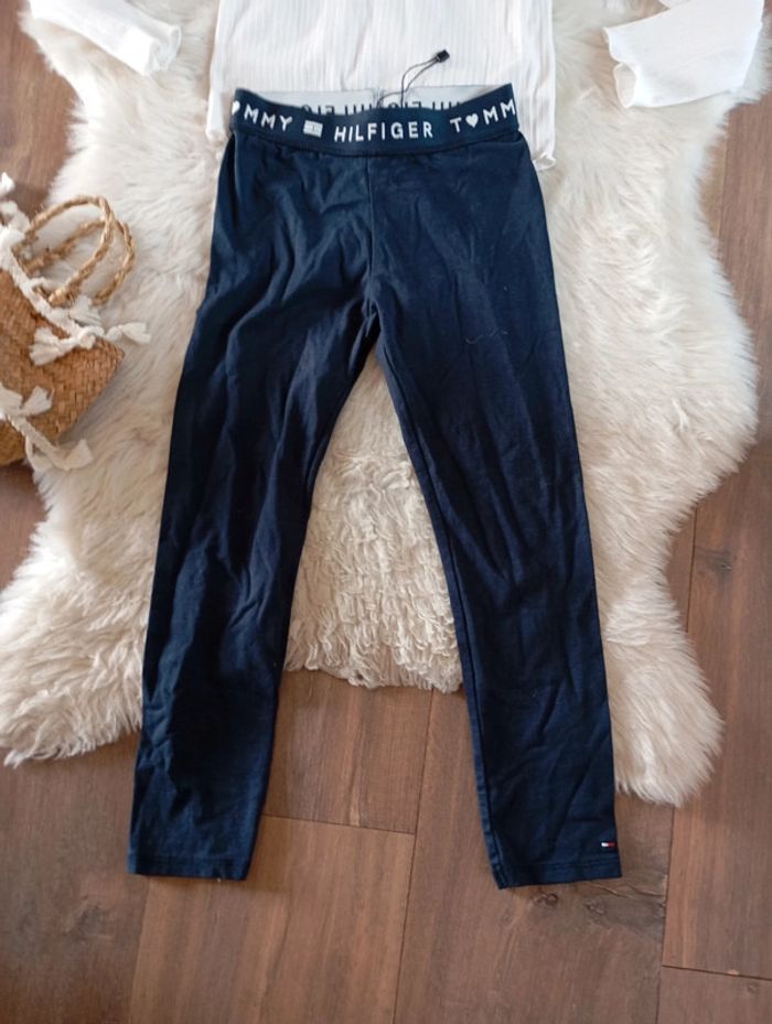 Ensemble fille 6/7 ans legging tommy Hilfiger+ sous pull primark - photo numéro 2
