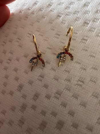 Boucle d’oreille neuve