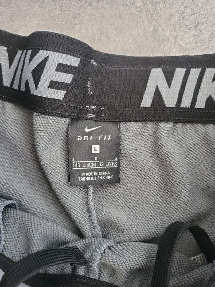 Pantalon jogging garçon 12-13ans Nike bon état - photo numéro 7