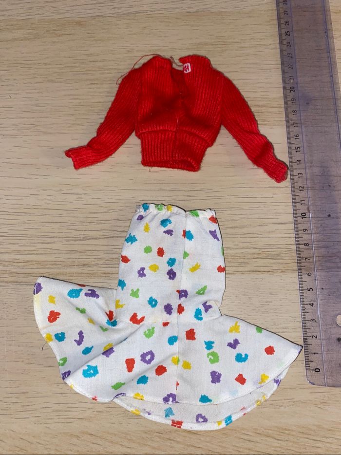 Barbie poupée Mattel bright and breezy 1987 pull rouge jupe - photo numéro 3