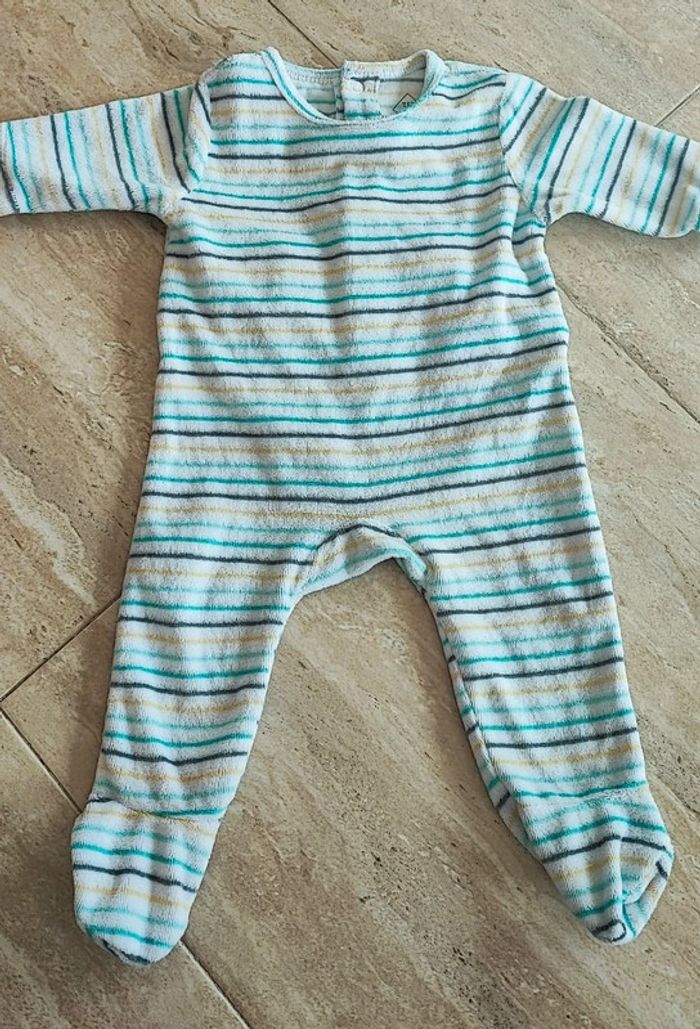 Lot 9 pyjamas en velours très bon état taille 3 mois - photo numéro 6