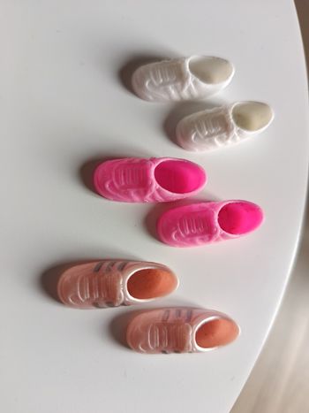 Lot paires de baskets Barbie vintage