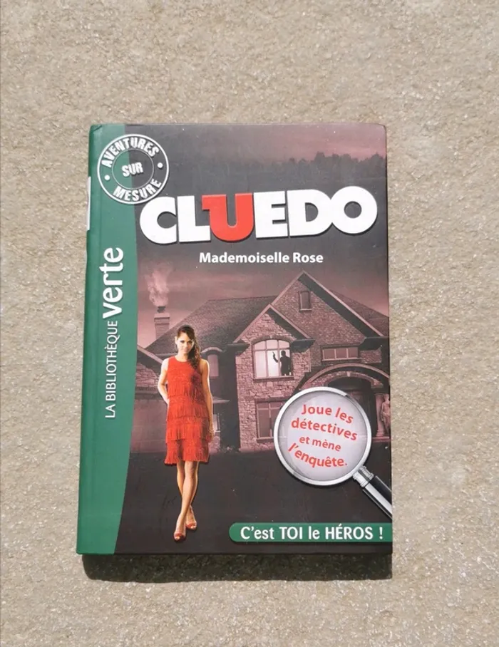 Livre Cluedo Mademoiselle Rose la bibliothèque verte neuf 10-12 ans
