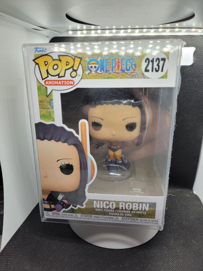 Pop Nico Robin Egghead One Piece + Protector