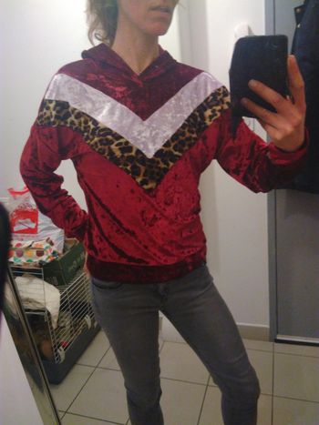 Pull femme M  rouge capuche et à effet 36