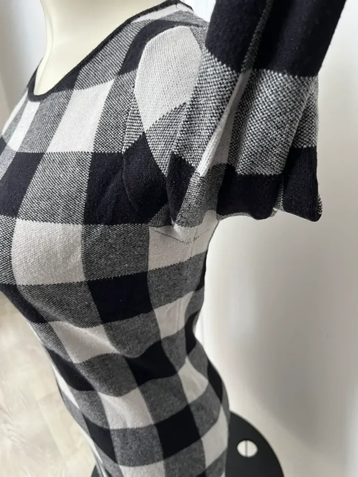 Robe moulante - photo numéro 2