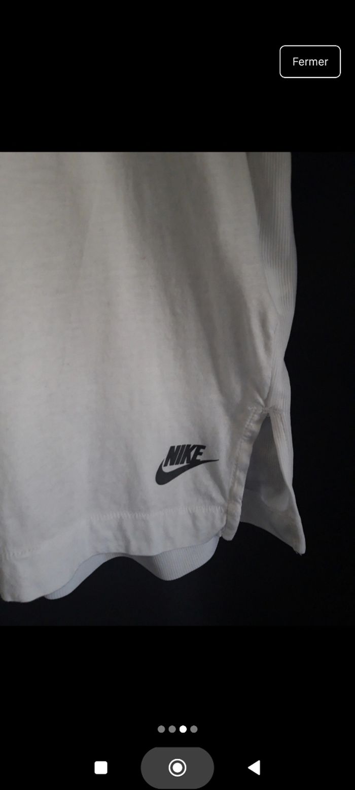 Tee shirt Nike parfait état - photo numéro 2
