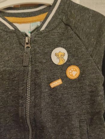 Belle veste roi lion taille 12 mois