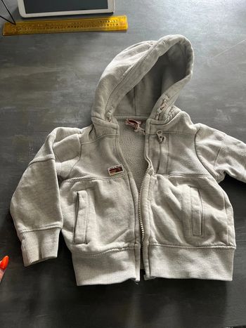Veste à capuche