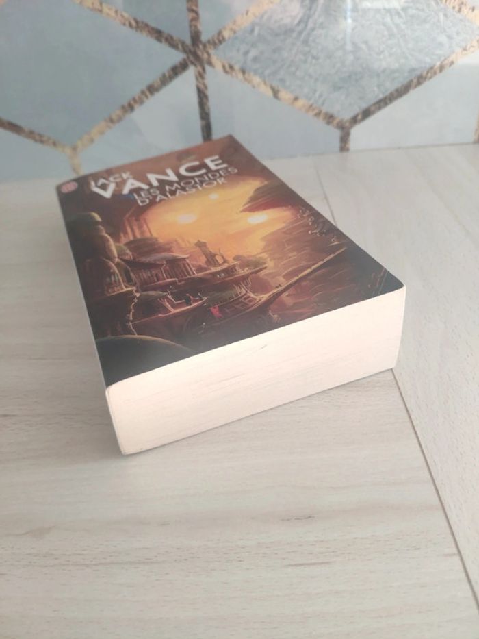 Livre poche science fiction les mondes d'Alastor Jack Vance - photo numéro 4