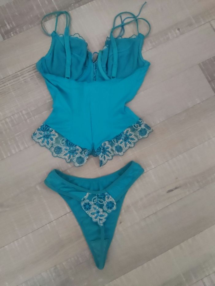 Ensemble guêpière string - photo numéro 2