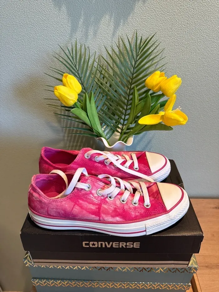 Jolies baskets rose fuschia effet délavé - photo numéro 2
