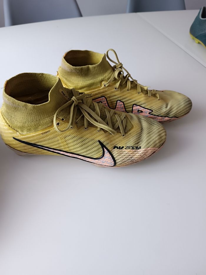 Crampons football Nike Adidas - photo numéro 2