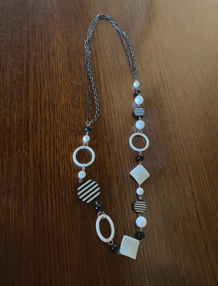 Collier à motif femme - photo numéro 2