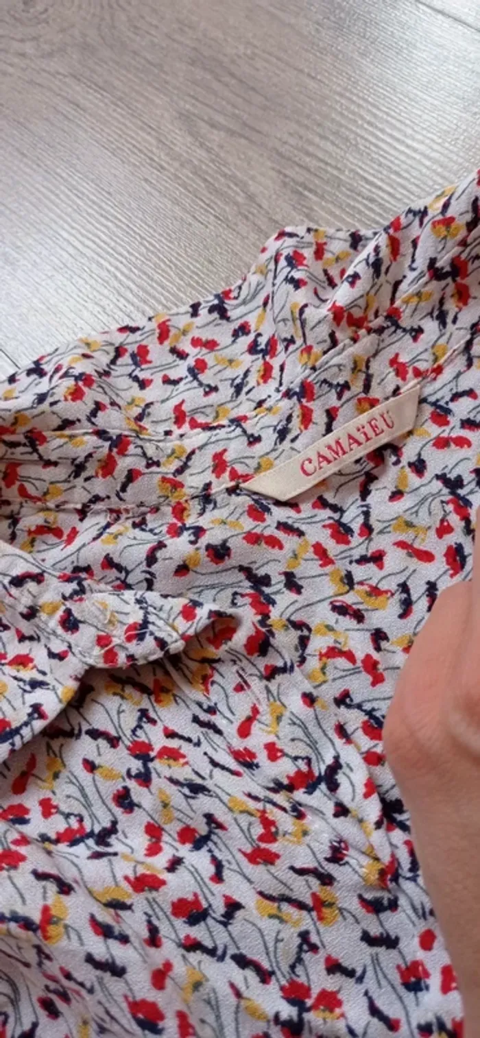 Camaïeu blouse à fleurs
Taille 38
Très bon état légère - photo numéro 4