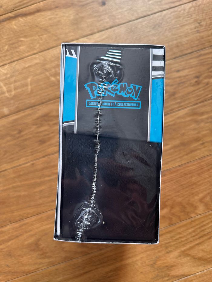Coffret ETB Pokémon Foudre Noire 10.5 - photo numéro 5