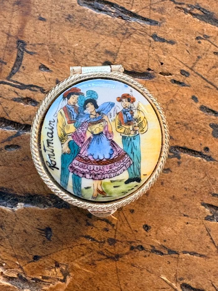 Lot de boîtes anciennes émaillées – décor XVIIIe, scènes galantes / château - photo numéro 2