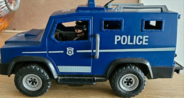 Voiture 4x4 police de Playmobil - photo numéro 2