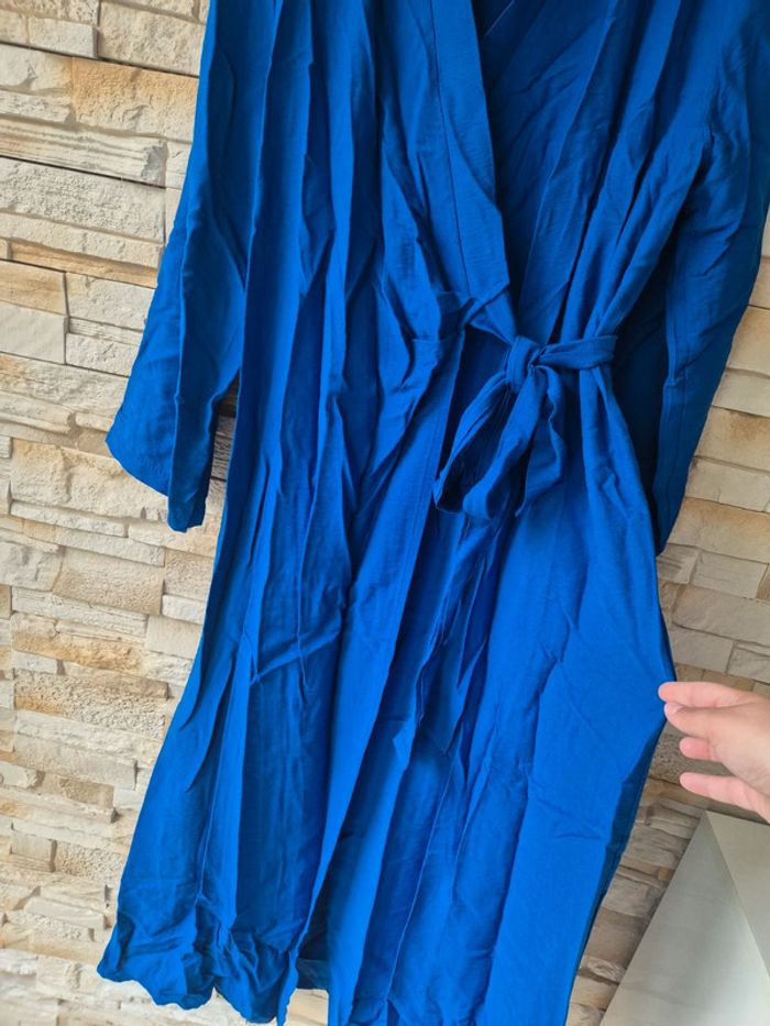 Robe cache coeur bleu électrique neuve - photo numéro 2