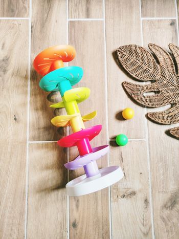 🌈Tobbogan tour rampe arc en ciel et balles en plastique