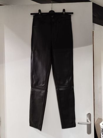 Pantalon simili cuir
