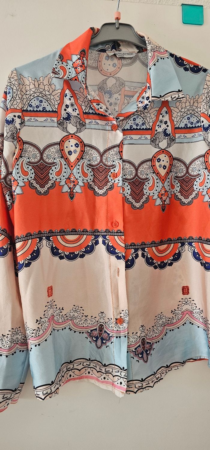 Magnifique chemisier satiné baroque New collection 38.40. - photo numéro 3