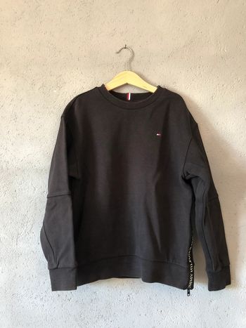 Sweat Tommy Hilfiger 10ans 🚗