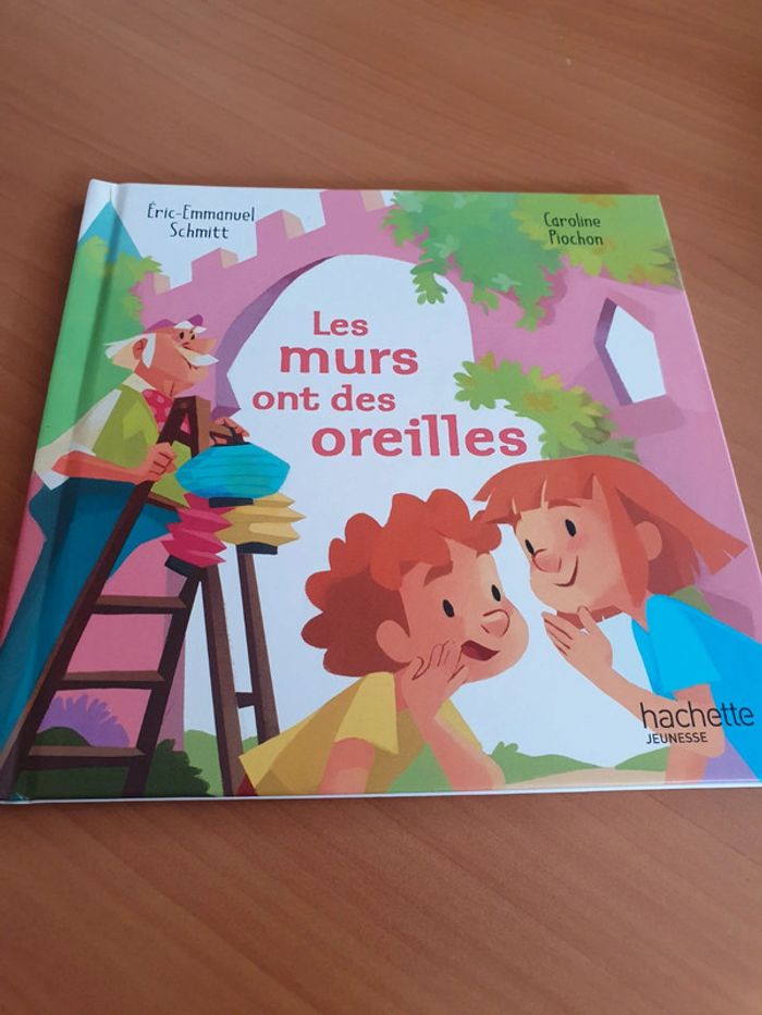 Les murs ont des oreilles