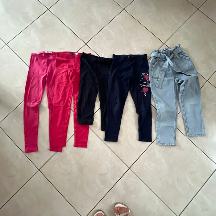 Lot de 4 leggins et un jean