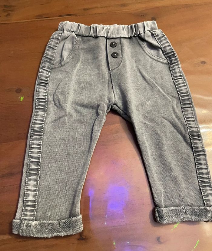 Pantalon gris 6M
