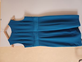 Robe droite cintrée
