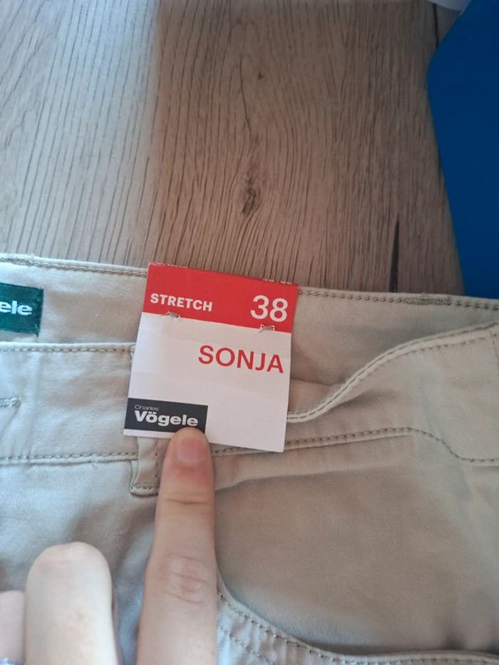 Pantalon jamais mis blanc - photo numéro 2