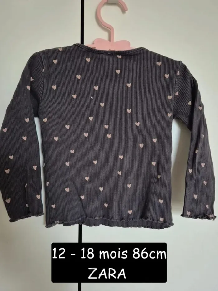 T-shirt blouse ZARA 12 18 mois 86cm noir côtelé avec coeur - manches longues - photo numéro 5