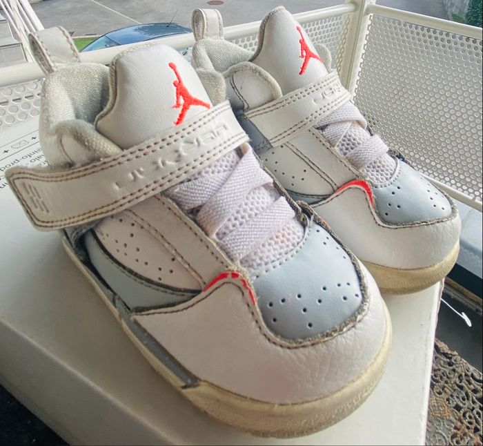 baskets jordan flight bébé taille 22 - vintage 2012 - photo numéro 2