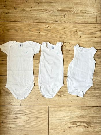 Lot 3 bodies débardeurs manches courtes