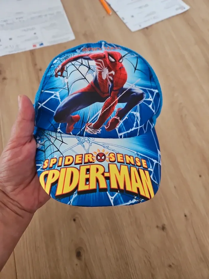 Casquette et lunette spiderman - photo numéro 3