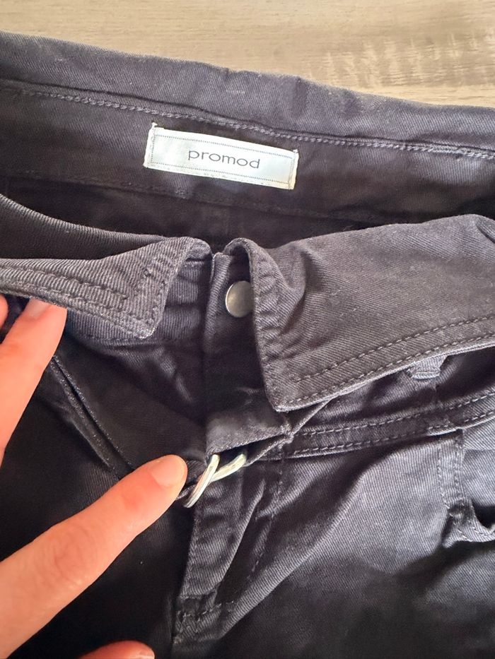 Jean noir - photo numéro 5