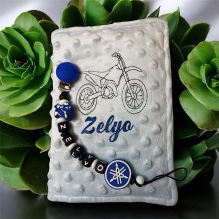 Protège carnet de santé et attache tétine moto Yamaha