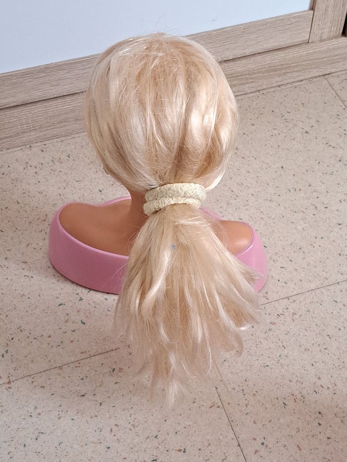 Tête de coiffure Barbie - photo numéro 3
