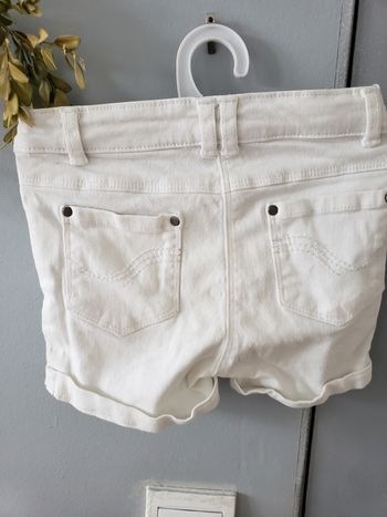Short en jeans blanc taille 5 ans