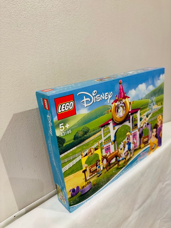 Lego Disney princesse Les écuries royales de Belle et Raiponce 43195 + 5 ans - photo numéro 2