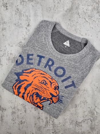 Sweat universitaire Detroit – Gris – Taille S Hommes (mesures en photos)