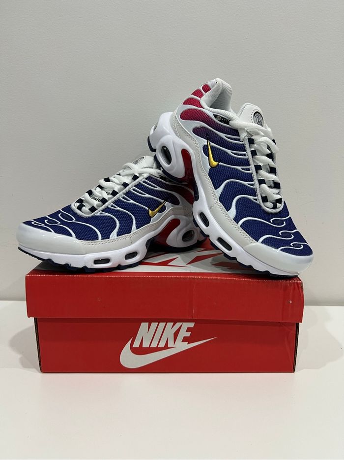 Chaussure Nike TN Ici c'est Paris