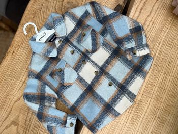 Veste Chemise en laine bouillie kiabi veste boutonnée bleu à carreaux taille 4 ans