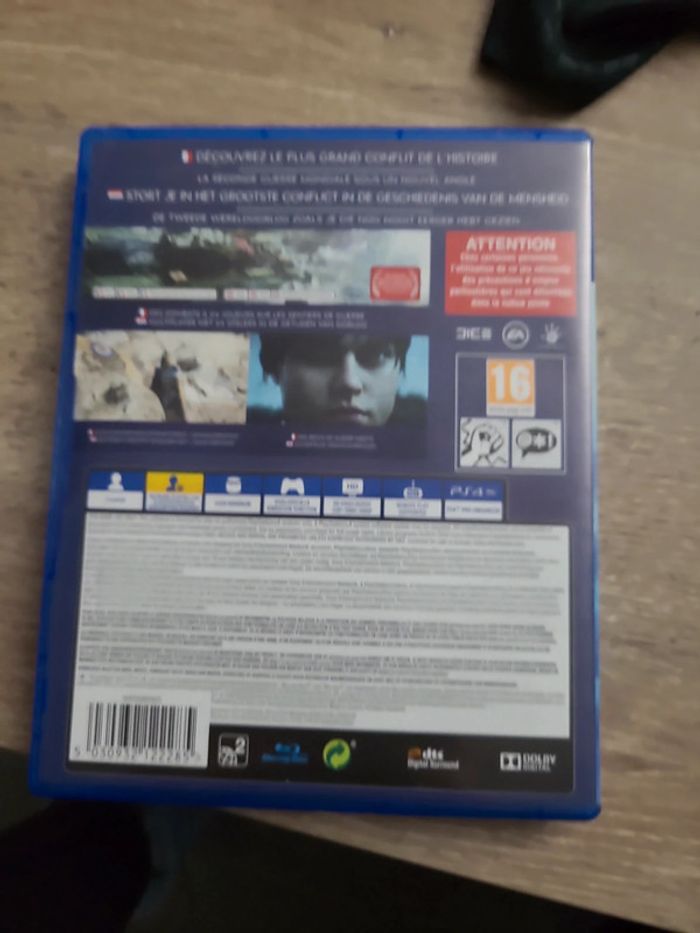 Jeu de Play station4 - photo numéro 2