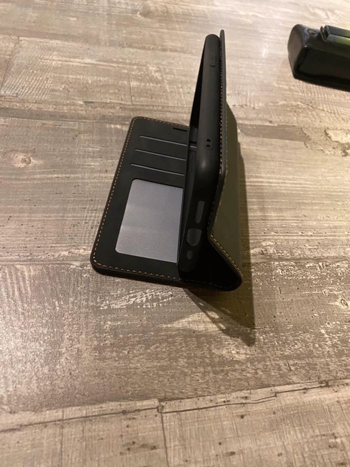 Pochette iPhone11 pro neuve - photo numéro 4